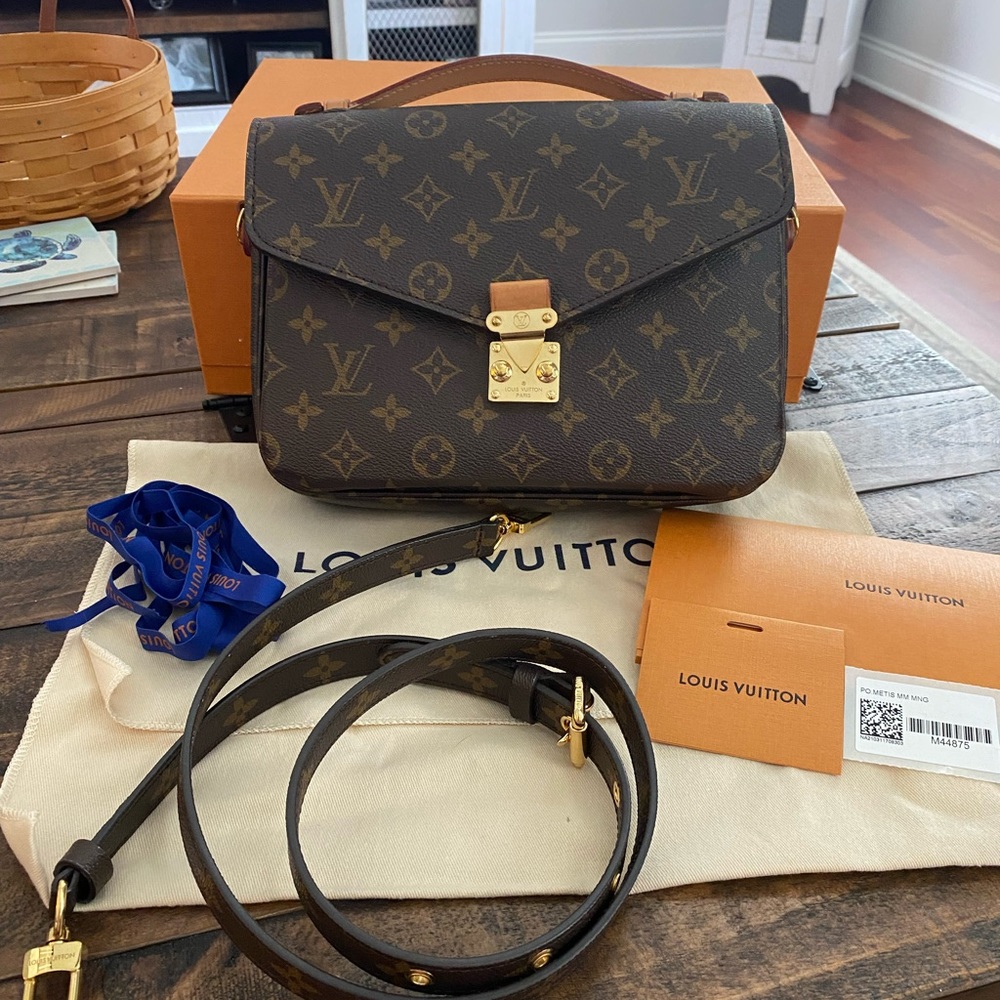Louis Vuitton Pochette Métis